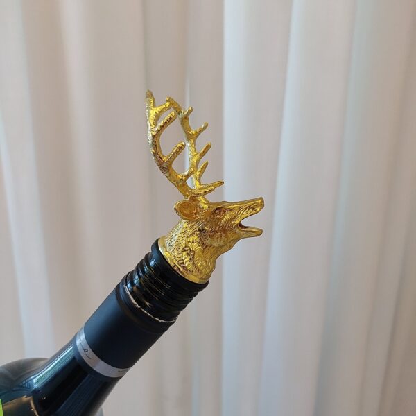 Reindeer Wine Pourer cum Aerator – Gold